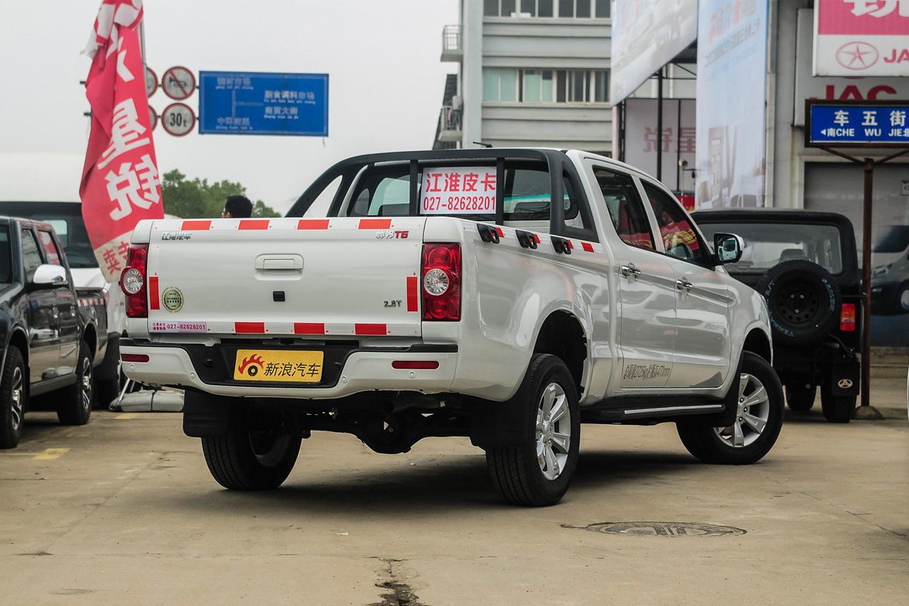 2015款帅铃T6 2.8T手动柴油进取型长轴HFC4DA1-2C