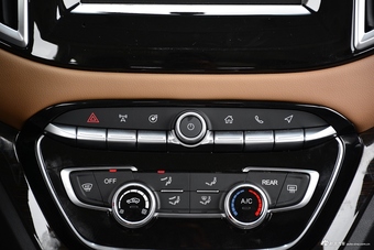 2017款金杯F50宜商系列1.6L手动豪华型