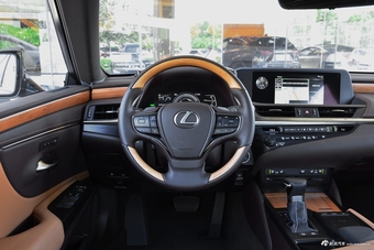 2018款雷克萨斯ES 2.5L自动300h尊享版