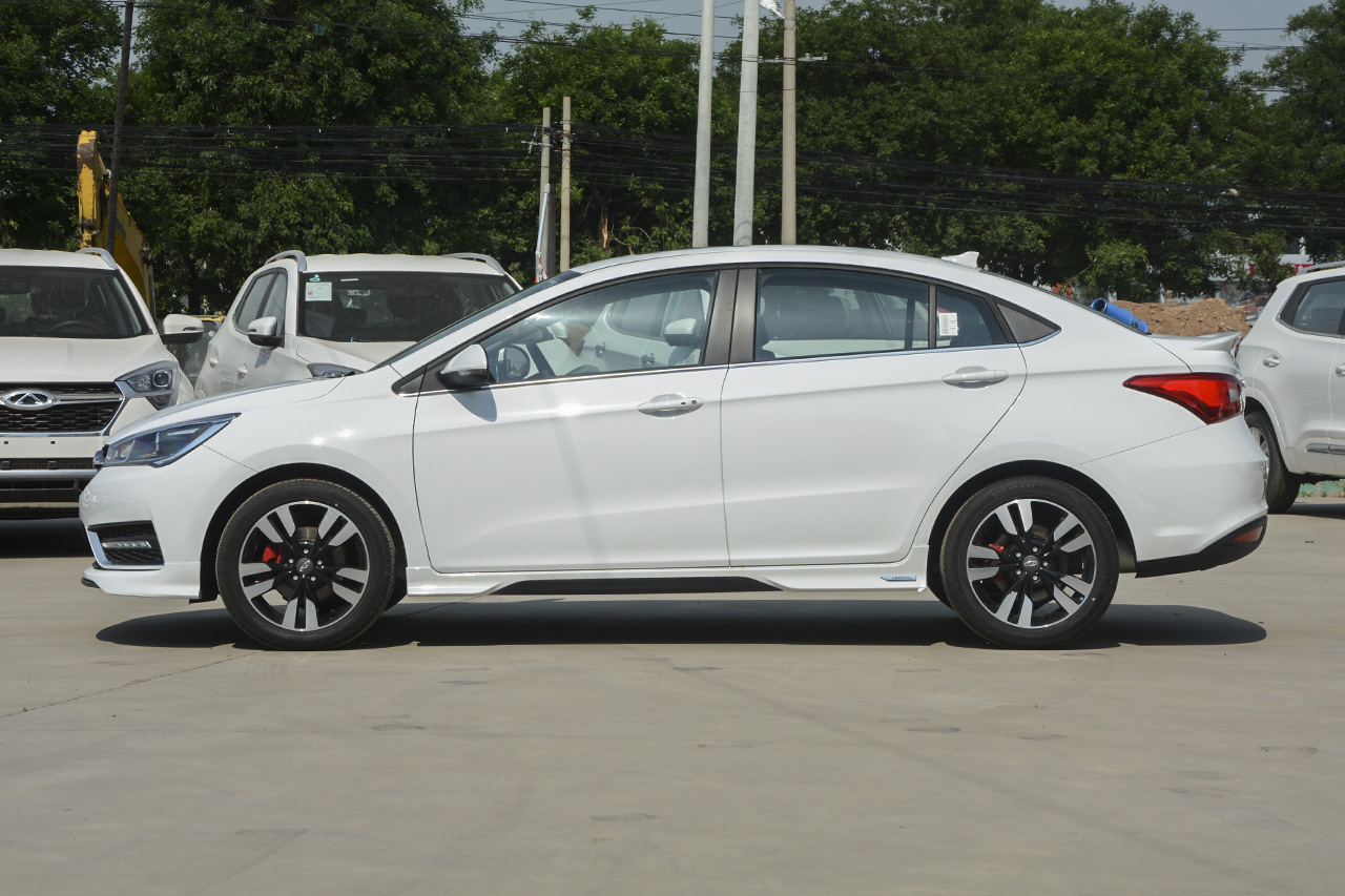 2018款艾瑞泽5 1.5L手动致敬青春版