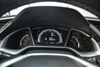 2016款思域1.5T自动220TURBO尊贵版