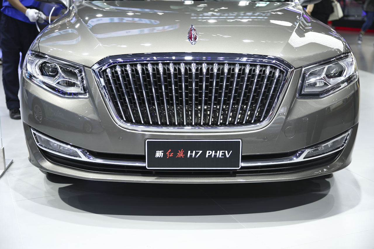 红旗H7混动版