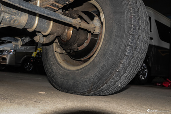 2016款BJ 212 2.0L手动方门四驱豪华型 国IV