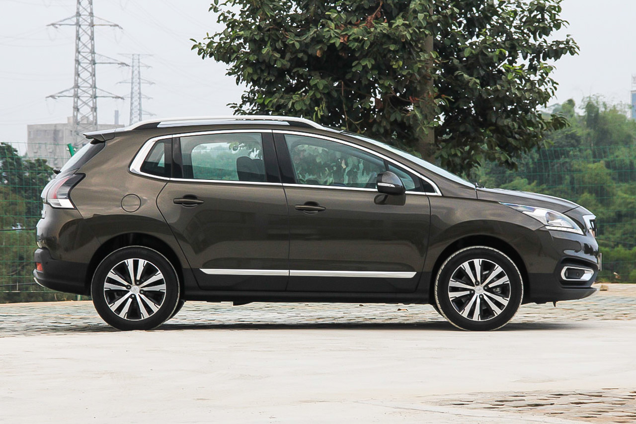 2016款标致3008 1.6THP自动至尚版