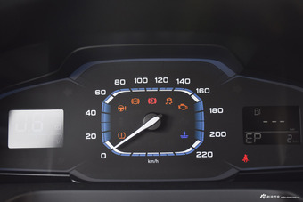 2017款荣威360 1.5L自动豪华版