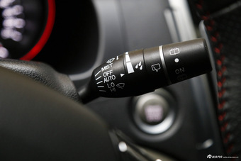 2015款哈弗H6运动版1.5T自动两驱尊享型