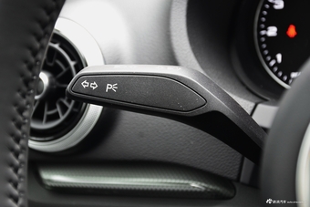 2018款奥迪A3 30周年型1.4T自动Sportback 35TFSI风尚型