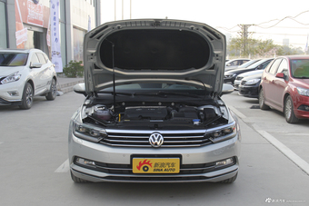 2018款迈腾2.0T自动380TSI DSG旗舰型