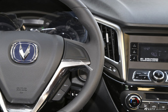 2016款长安CS15 1.5L自动时尚版