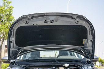 2016款标致308 1.6L手动时尚版