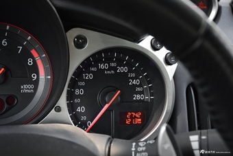 2015款日产370Z 3.7L自动Coupe
