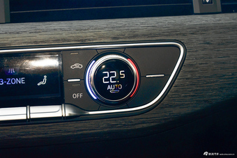 2018款奥迪A4L 2.0T自动30周年年型45 TFSI quattro个性运动版