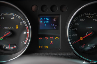 2016款北京BJ40L 2.0T手动四驱尊贵版 极夜黑