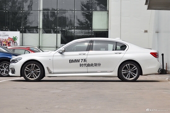 2018款宝马7系730Li 2.0T自动尊享型M运动套装