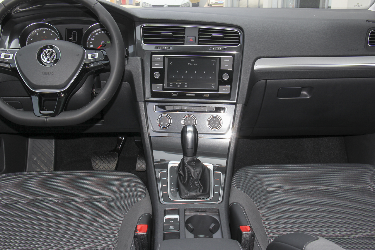 2018款高尔夫1.6L自动舒适型