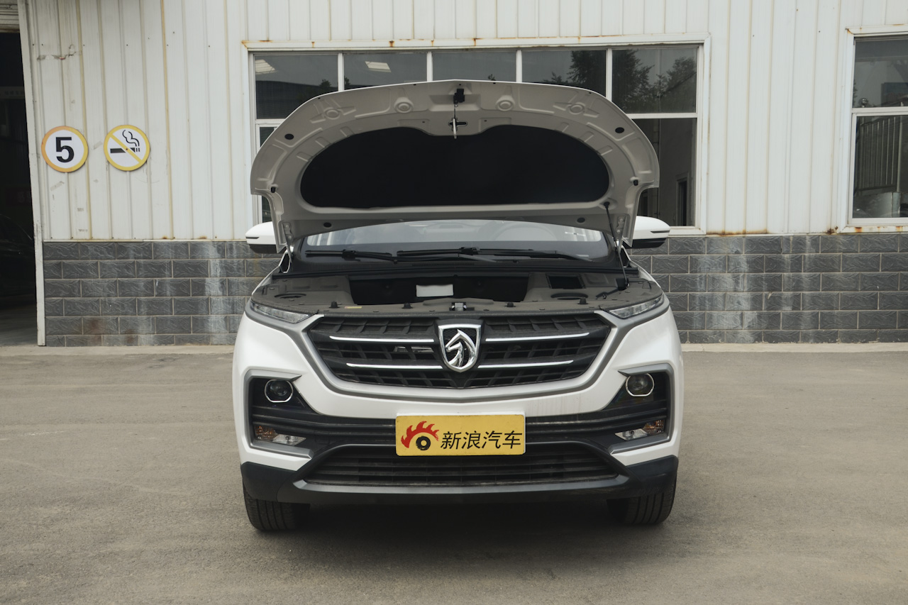 2018款宝骏530 1.5T手动精英型 