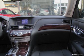 2017款英菲尼迪Q70L 2.5L自动悦享版