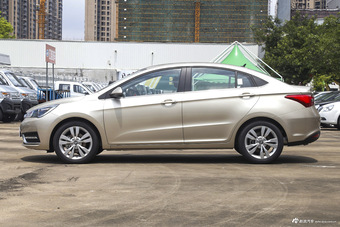 2016款艾瑞泽5 1.5L手动领锐版 秀色金