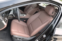 2017款宝马5系2.0T自动528Li 领先型