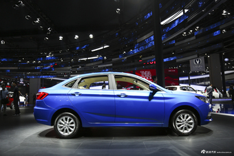 长安悦翔V7 1.0T GDI