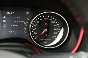 2017款指南者2.4L自动 200TS高性能四驱版