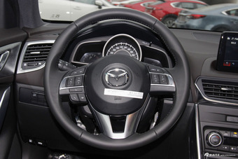 2016款马自达CX-4 2.0L自动两驱蓝天品位版