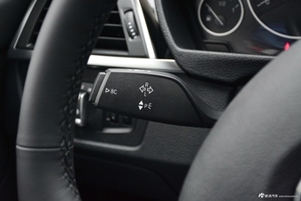 2018款宝马3系2.0T自动320Li 时尚型