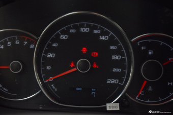 2015款骏派D60 1.5L手动标准型