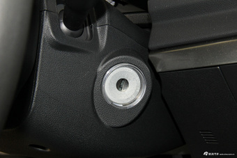 2017款黄海N3 2.5T手动两驱运动版XD25T5