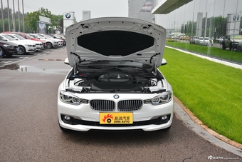 2018款宝马3系2.0T自动320Li 时尚型