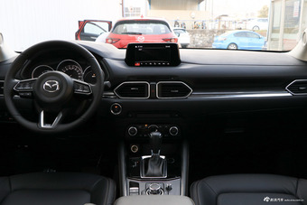 2017款马自达CX-5 2.5L自动两驱智尊型