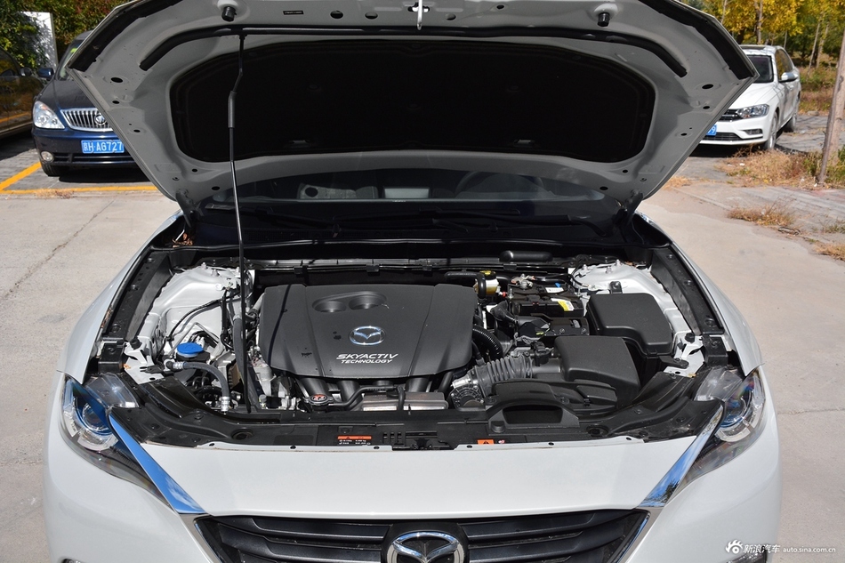 2018款马自达CX-4 2.0L手动两驱蓝天活力版