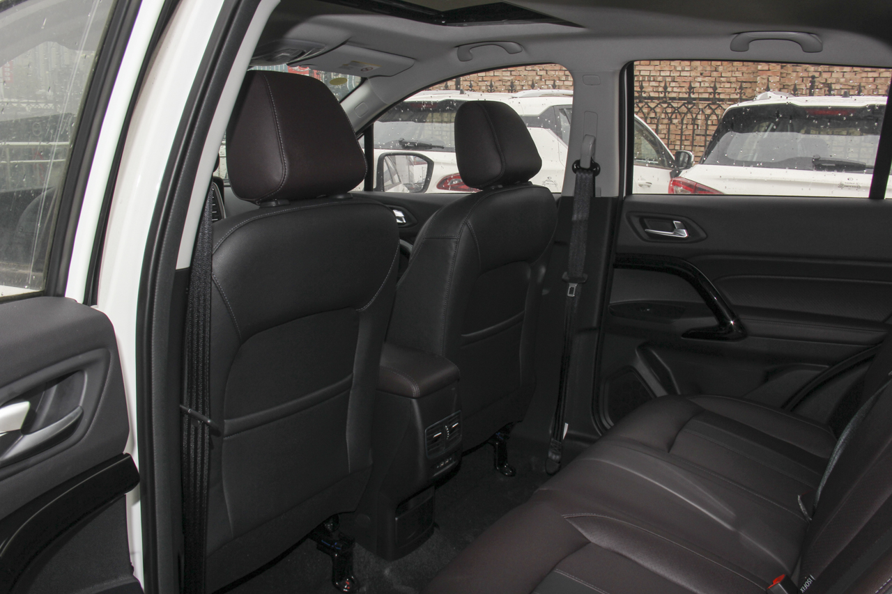 2018款传祺GS4 1.3T手动两驱精英版200T