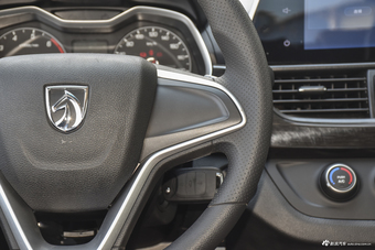 2017款宝骏310 1.5L自动时尚型