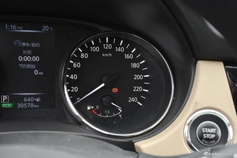 2017款奇骏2.5L自动CVT七座领先版 4WD