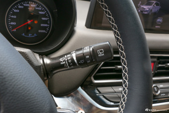 2018款瑞风R3 1.6L手动豪华天窗型