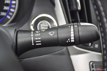 2016款英菲尼迪Q50L 2.0T自动悦享版