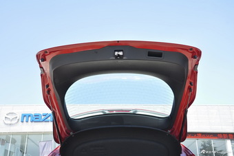 2018款马自达CX-4 2.5L自动四驱蓝天激情版
