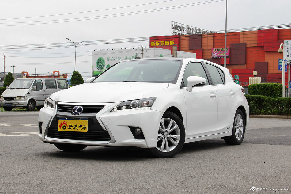 2014款雷克萨斯CT 1.8L自动200h舒适版双色
