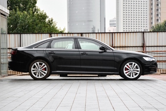 2018款奥迪A6L 3.0T自动30周年年型 45 TFSI quattro 运动型