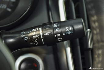 2016款驭胜S350 2.0T手动四驱汽油豪华天窗版5座