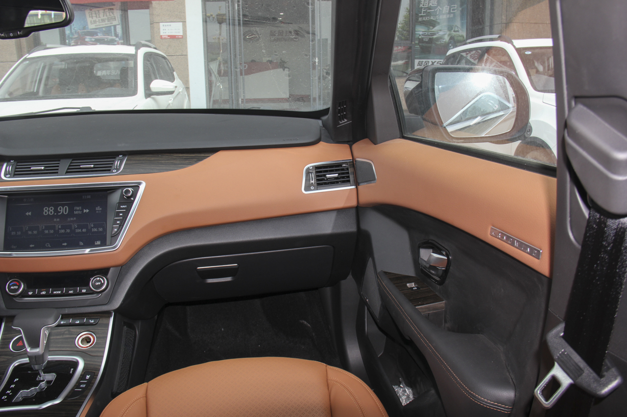 2018款陆风X7劲越 1.5T自动全景尊贵型