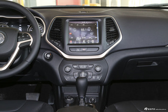 2017款自由光2.4L自动专业版智能包