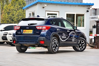 2018款斯巴鲁XV 2.0L自动全驱尊贵版EyeSight