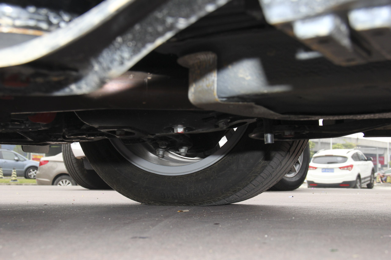 2017款比亚迪秦1.5T自动尊贵型