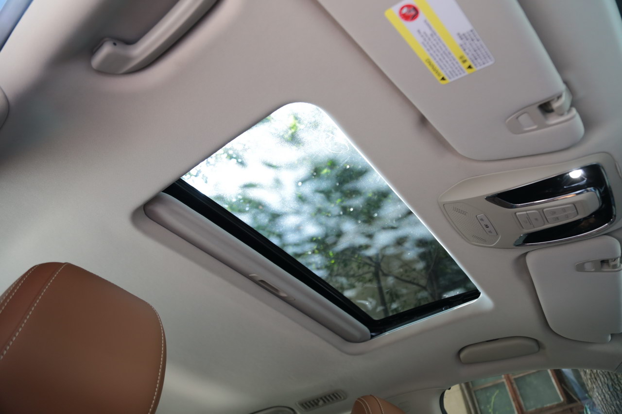 2017上汽大通D90 2.0TGI自动四驱高配版