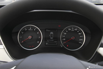 2018款宝骏530 1.8L自动豪华型