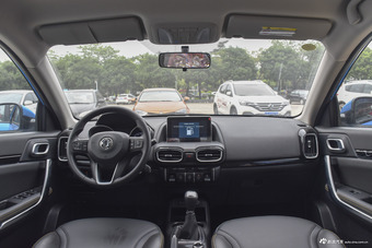 2017款风神AX4 1.6L手动潮尚型图片