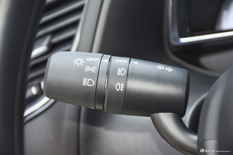 2016款马自达3昂克赛拉1.5L自动三厢豪华型