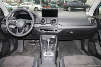 2018款奥迪Q2L 豪华致雅型35TFSI